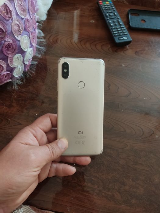 Продам телефон Redmi s2
