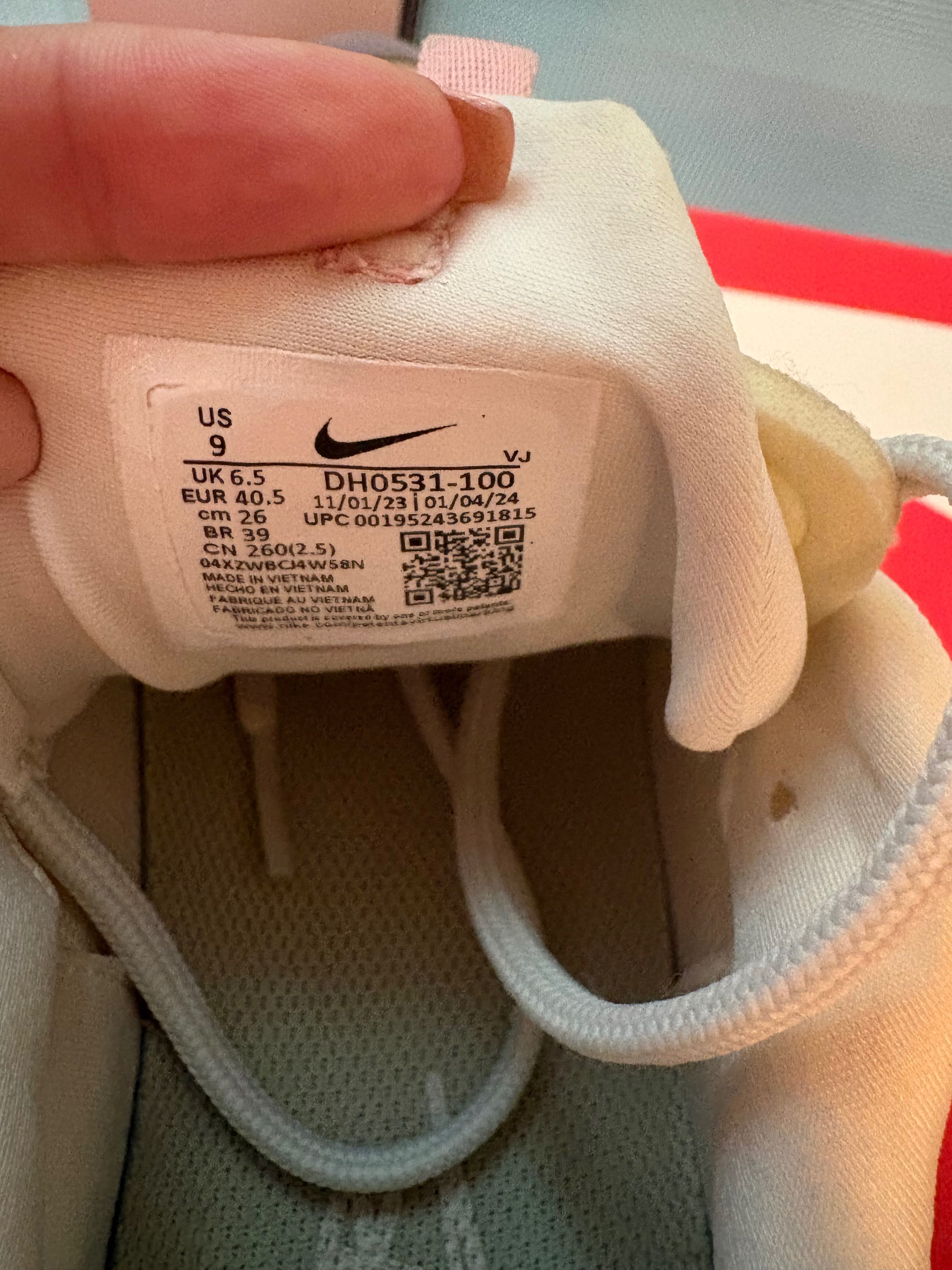 Маратонки Nike sportswear