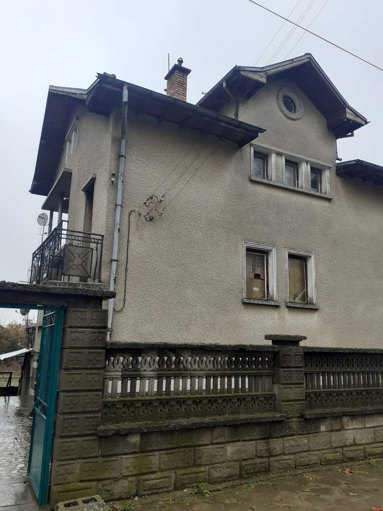 Продава се Къща в Пловдив, Индустриална зона - Тракия - 210 кв.м за 381 €/кв.м - Снимка #2