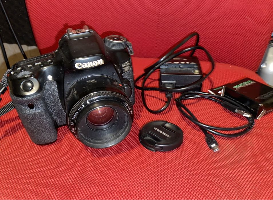 Canon Eos 70D cu geanta si baterie noua de rezerva