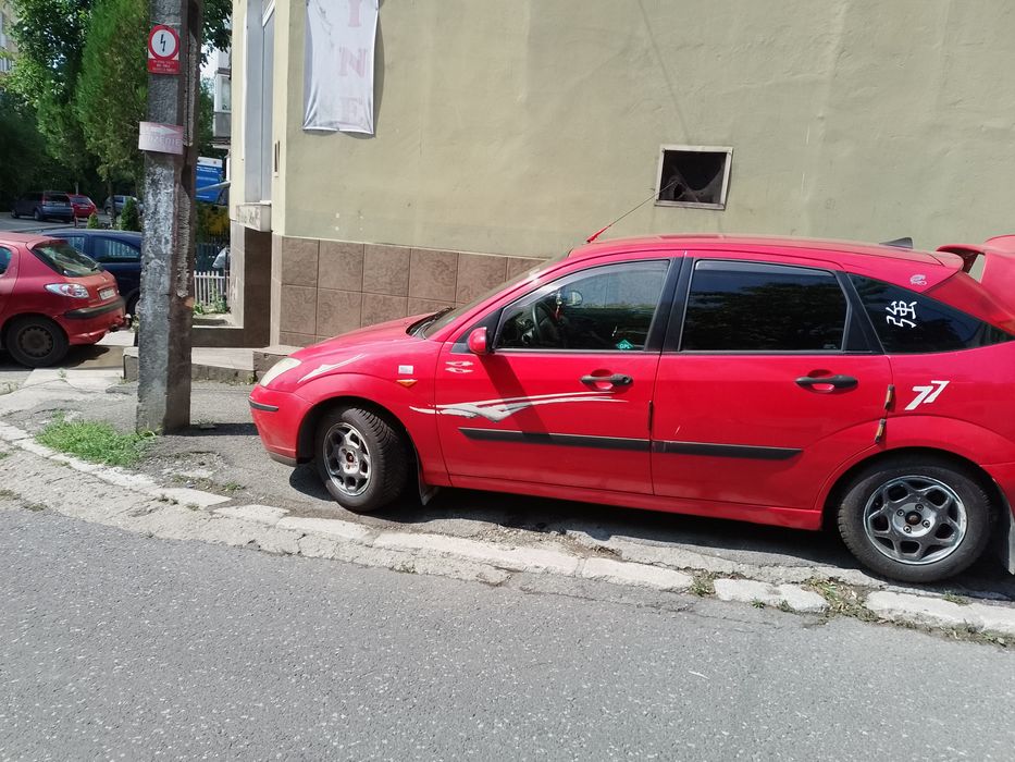Vând Ford focus 1