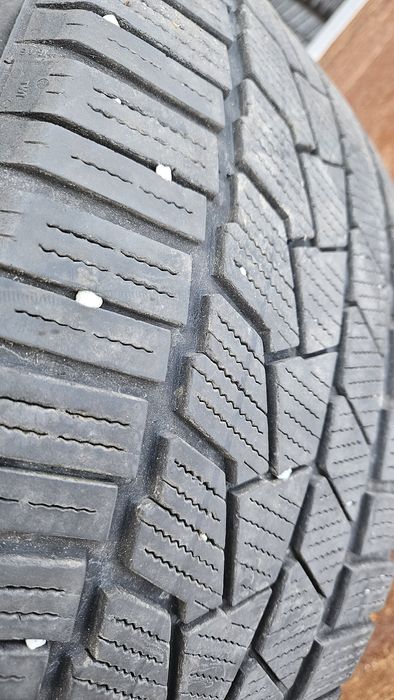 2бр гуми 255 40 20 дот 21 континентал