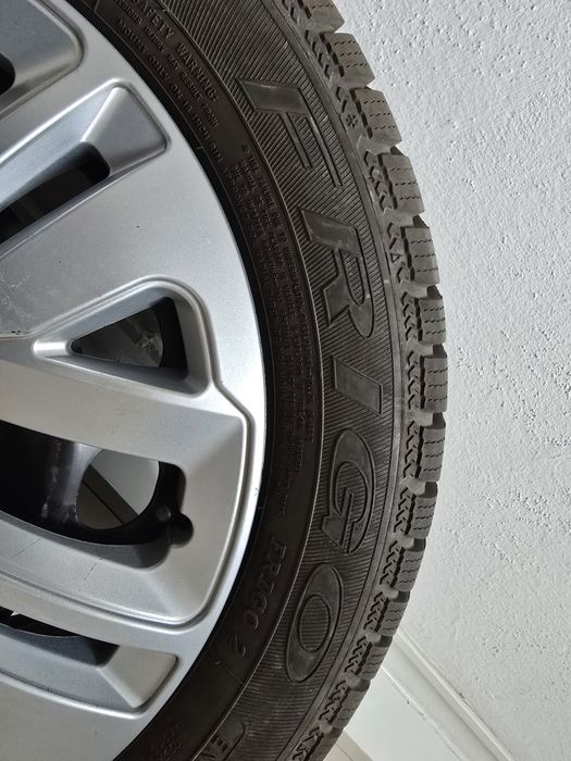 Roți VW + Anvelope Debica 205.55.r16 Iarnă 5x112 + Capace
