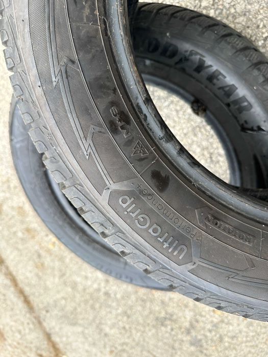 2бр. зимни гуми 215/60/16 Goodyear
