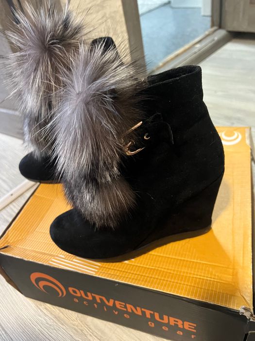 Женские ботильоны на танкетке.