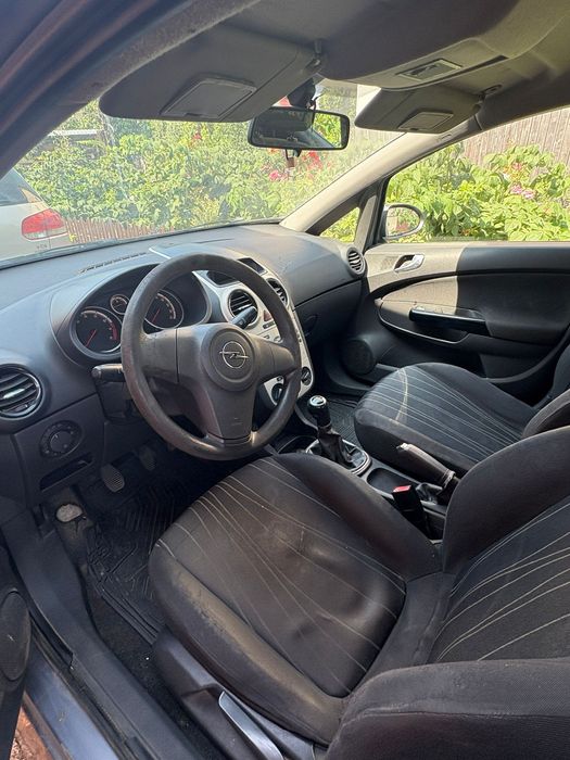 Opel Corsa 1.2 benzină 1400€