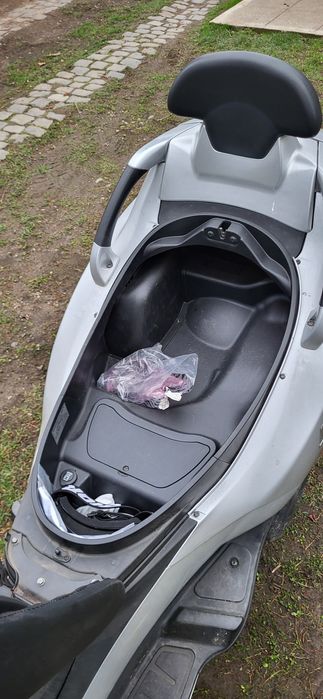 Piaggio mp3 400ie LT an 2010, se conduce cu categoria B