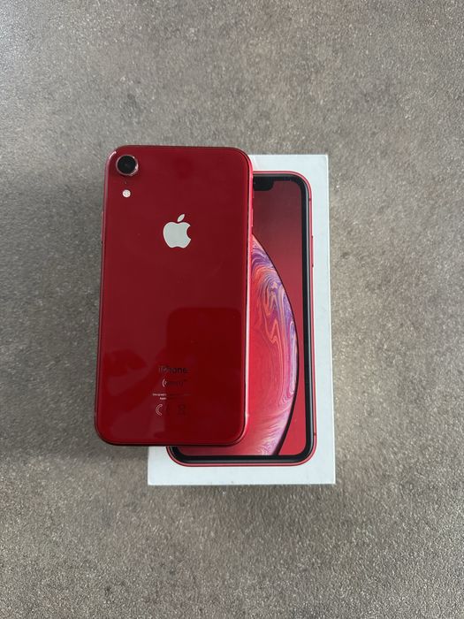 I phone XR Червен