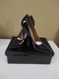 Pantofi stiletto