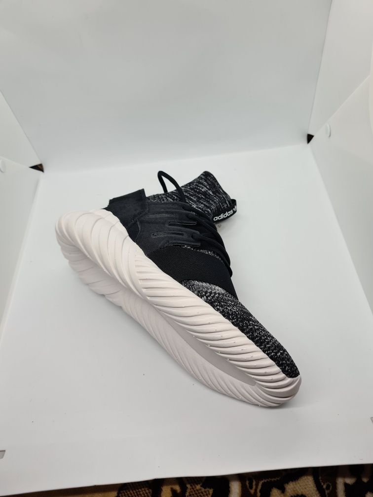 Adidas Tubular Doom BB2392 nr. 43 1/3