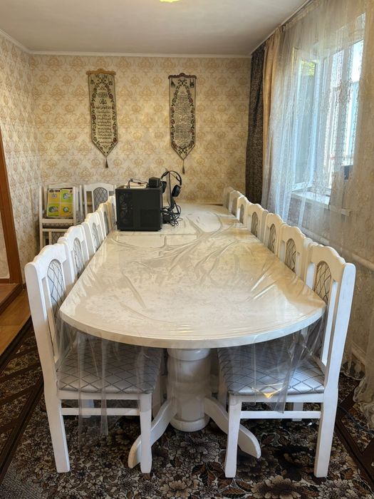 Стол и 16 стульями новый