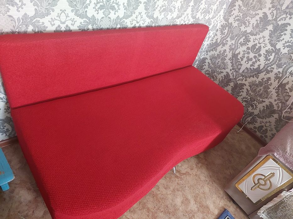 Продаю тахта диван