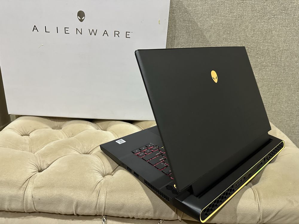 * Dell ALIENWARE M15 мощный игровой ноутбук из США почти новый