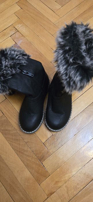 Cizmulite noi fetite