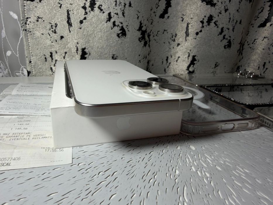 VÂND IPHONE 15 Pro Max 256 GB white titanium/ Impecabil
