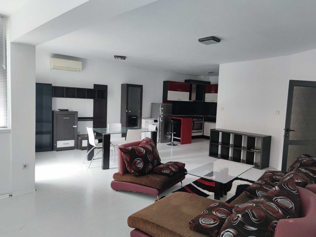 Дава се под наем Двустаен апартамент в София, Бояна - 68 кв.м за 510 € - Снимка #1