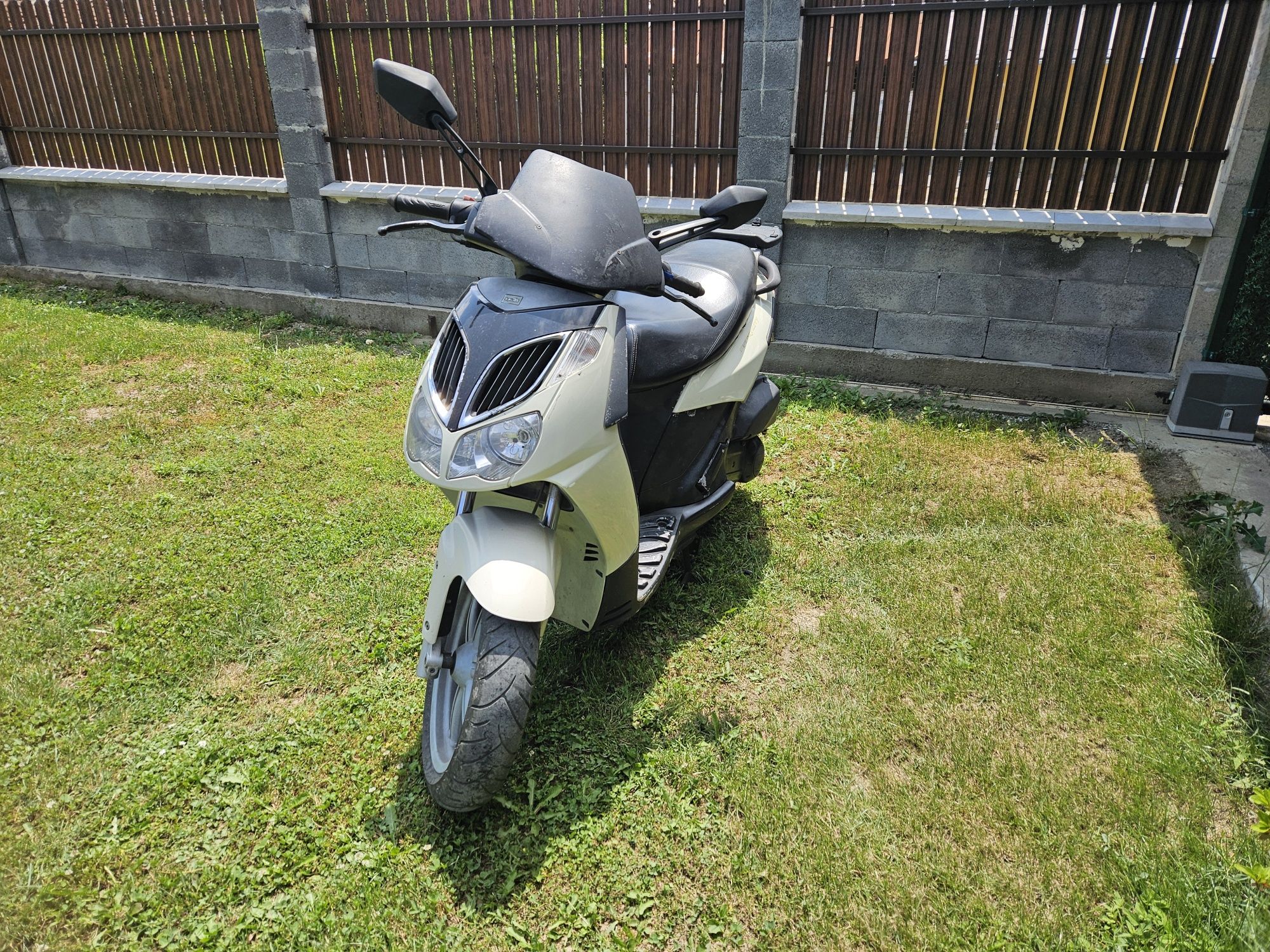 Aprilia Sport City 200