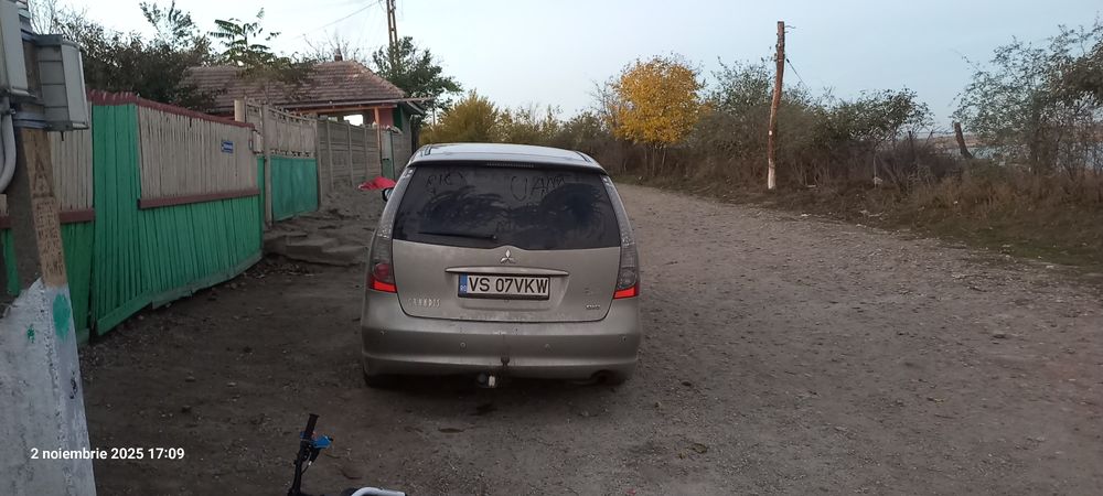 Vând Mitsubishi Grandis,7 locuri,motor 2.0,136cp,6+1 trepte