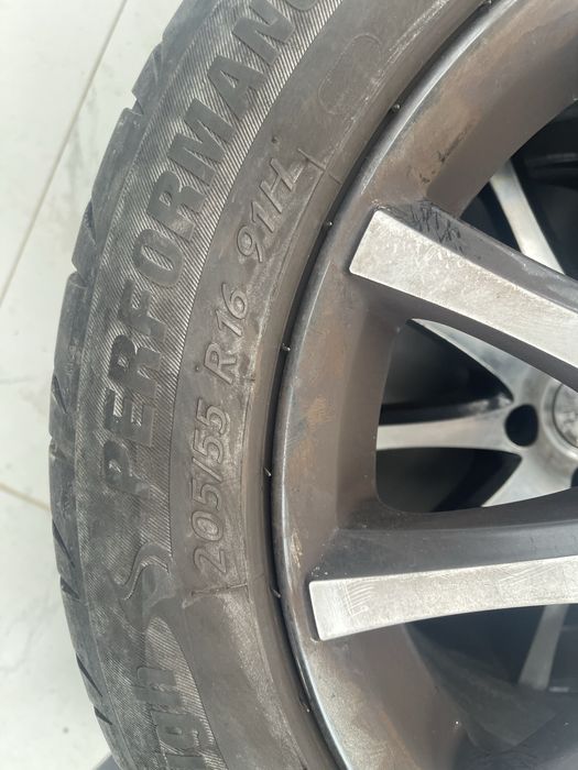 Jante Volkswagen 5x112 golf 5 R16 Dezent cauciuc Tigar 205/55 Vara