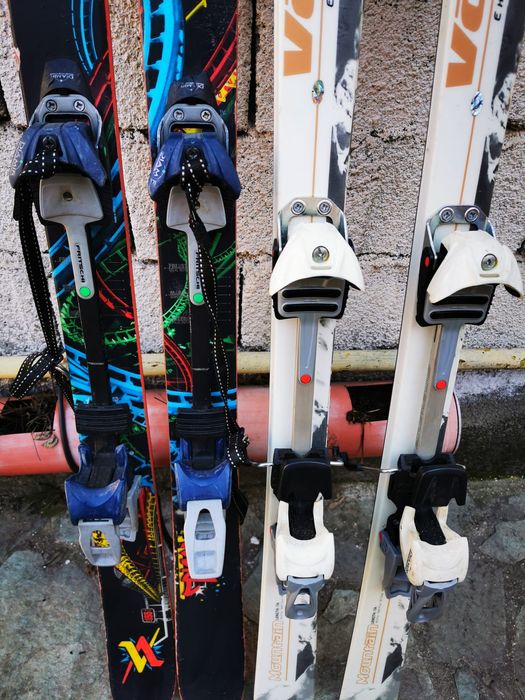 Vând schiuri  freeride tura twintips allmountain stare buna