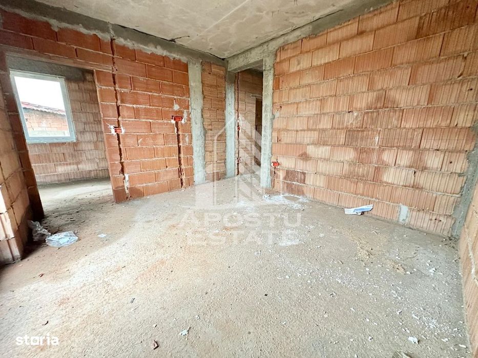 Duplex despartit prin baie si hol cu 3 dormitoare si dressing in Giroc