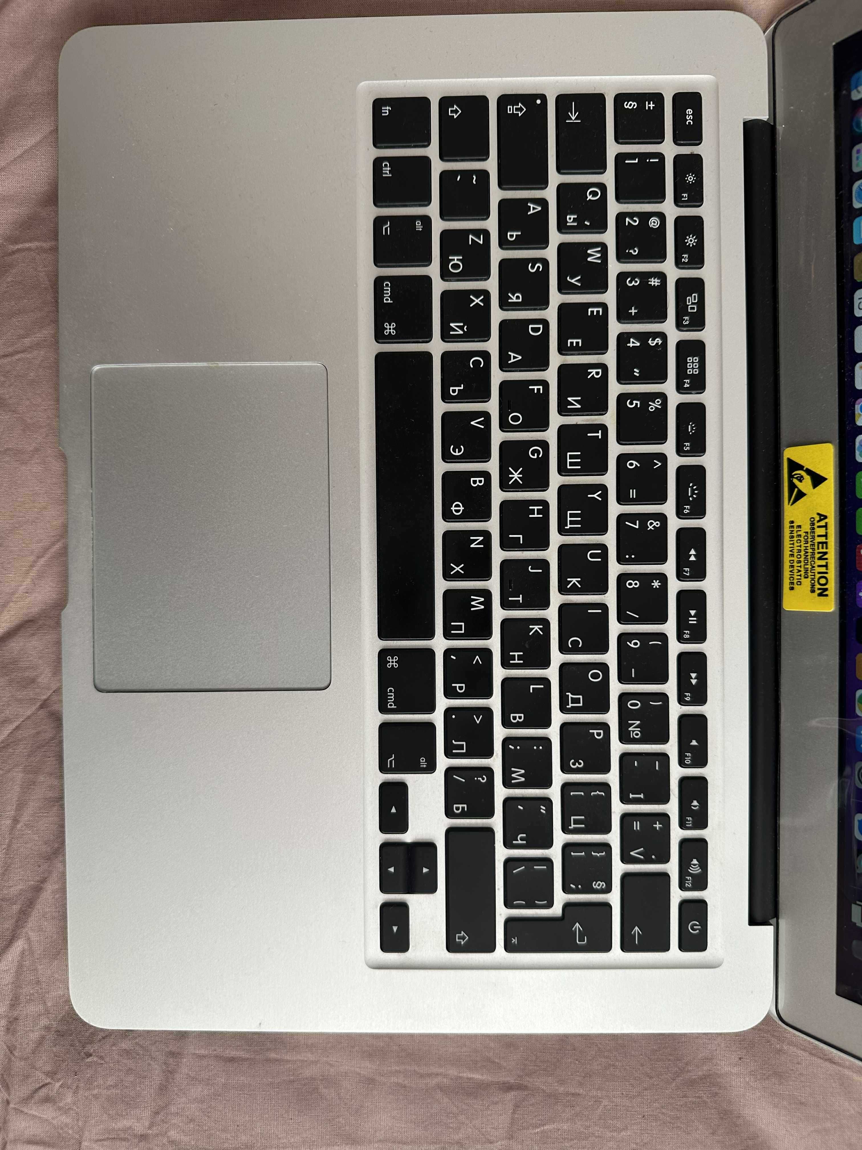 MacBook Air 13" (2017 г.) – 128GB / 8GB RAM