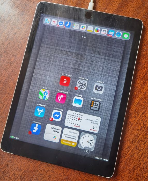 Ipad Air 2 (1567) със SIM карта-употребяван но много запазен.