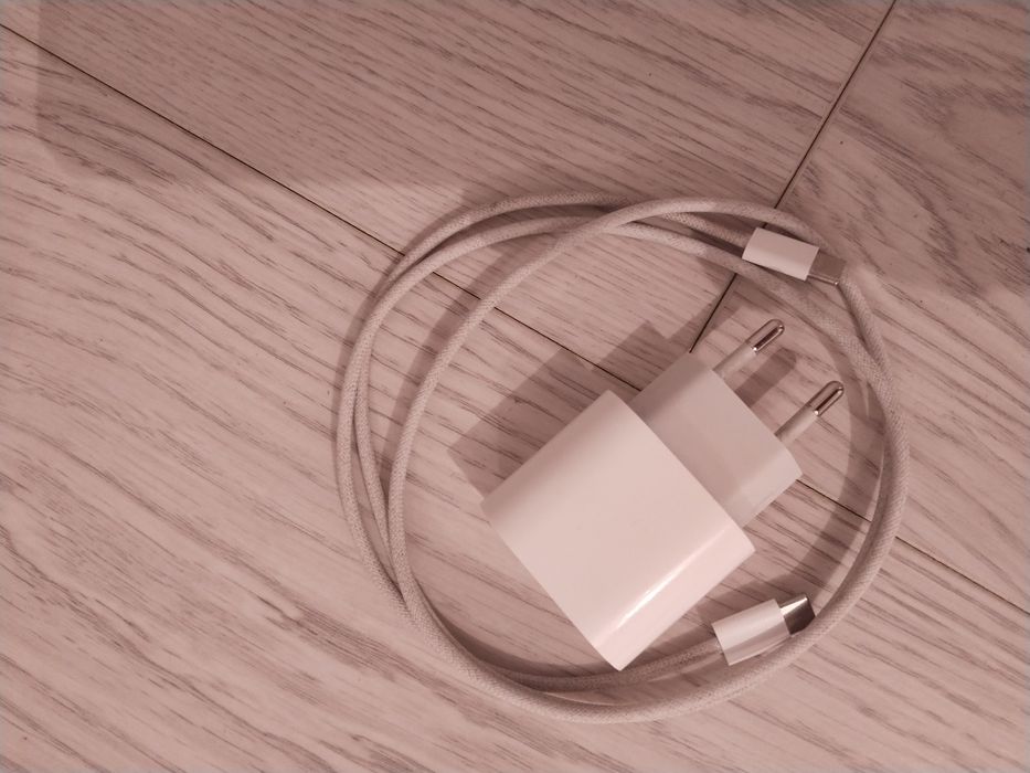 Зарядка iPhone оригинал тайпси