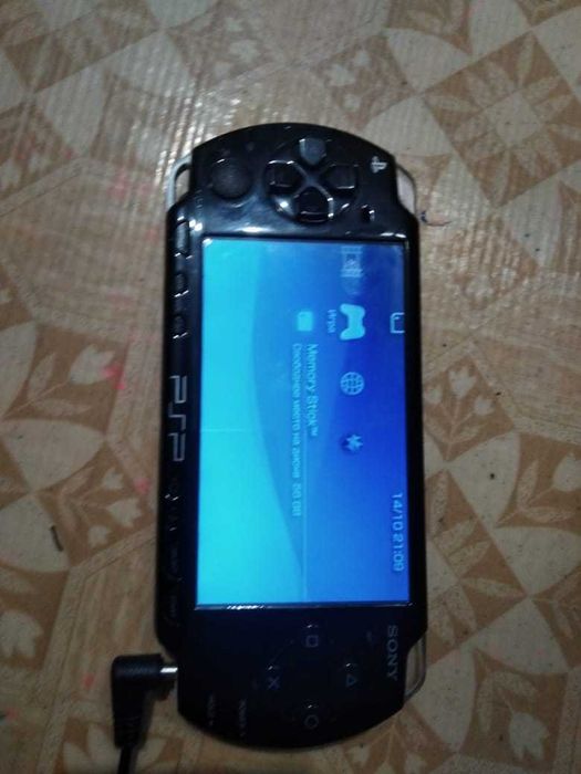 PSP-2000 читайте описание