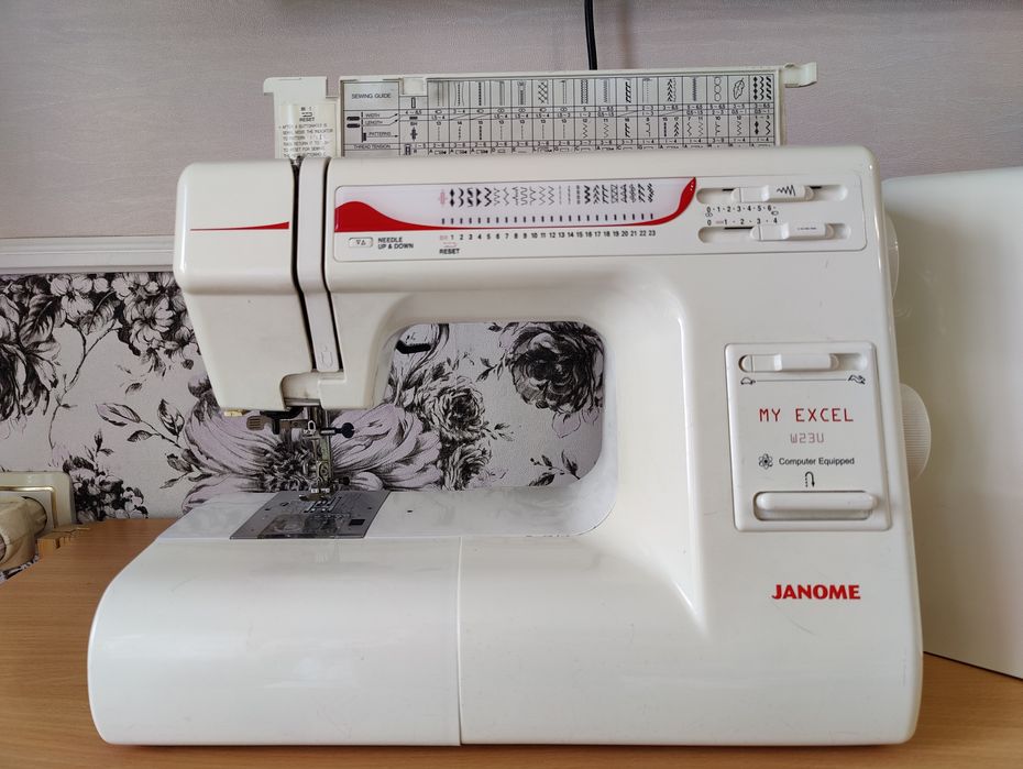 Швейная машина Janome