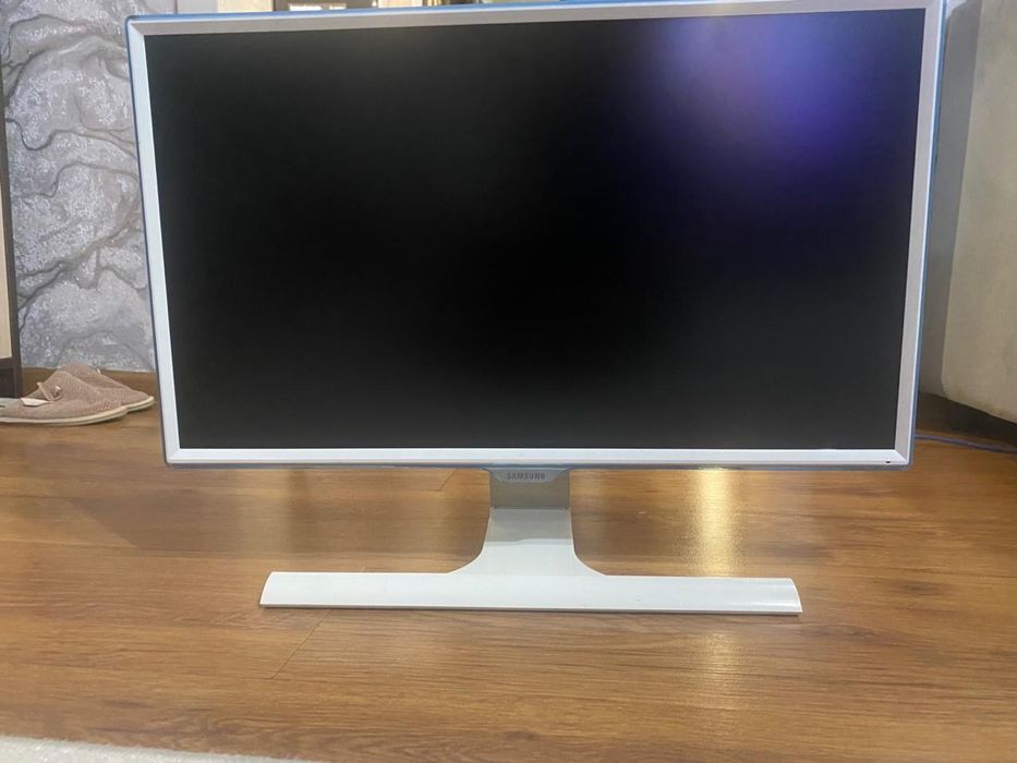 Продам хороший монитор