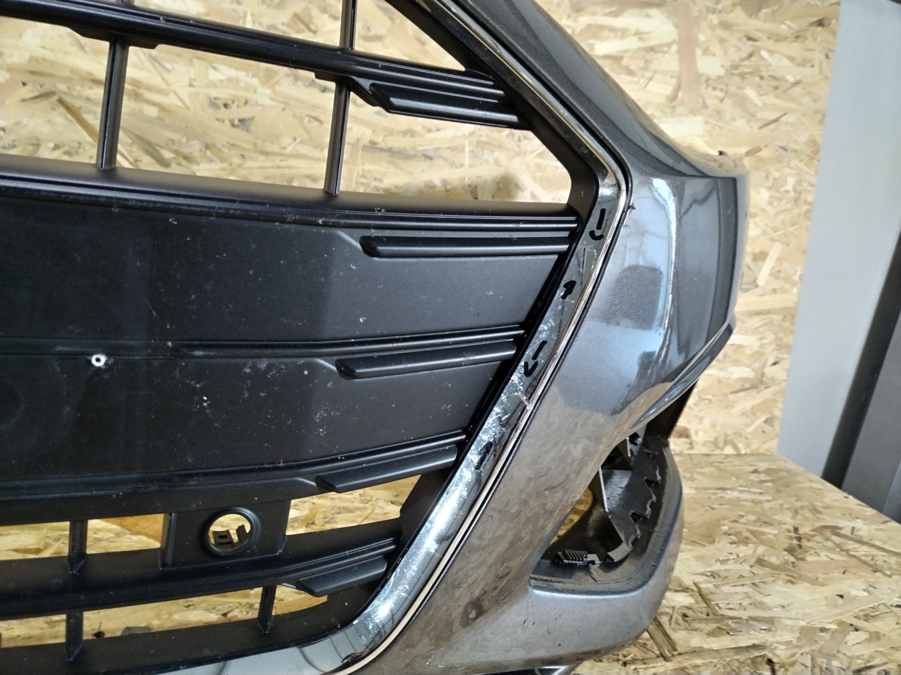 Bara fata Audi A4, B9, Facelift, 2020, 2021, 2022, 2023, 8W0807437AH.