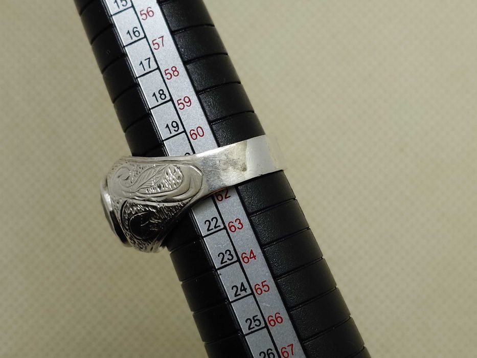 Inel din argint cu goshenit natural