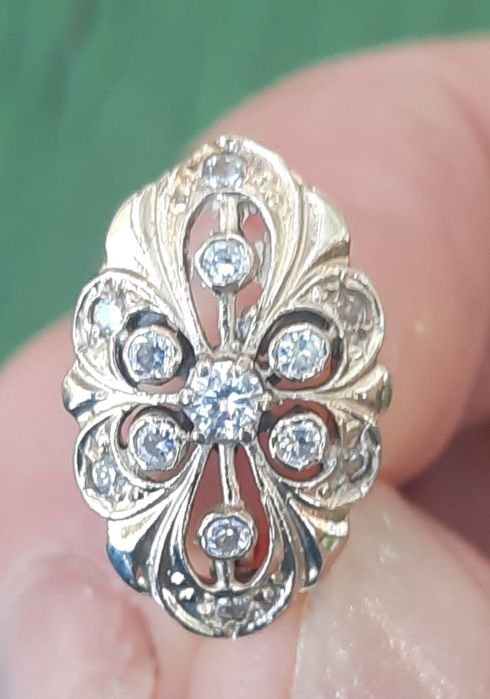 Потеряла серёжку, с набора, верните за вознаграждениее