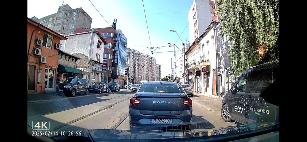 Camera video auto 4k,Wifi ,card 64Gb ,alimentare sigurante 24H,Nou.