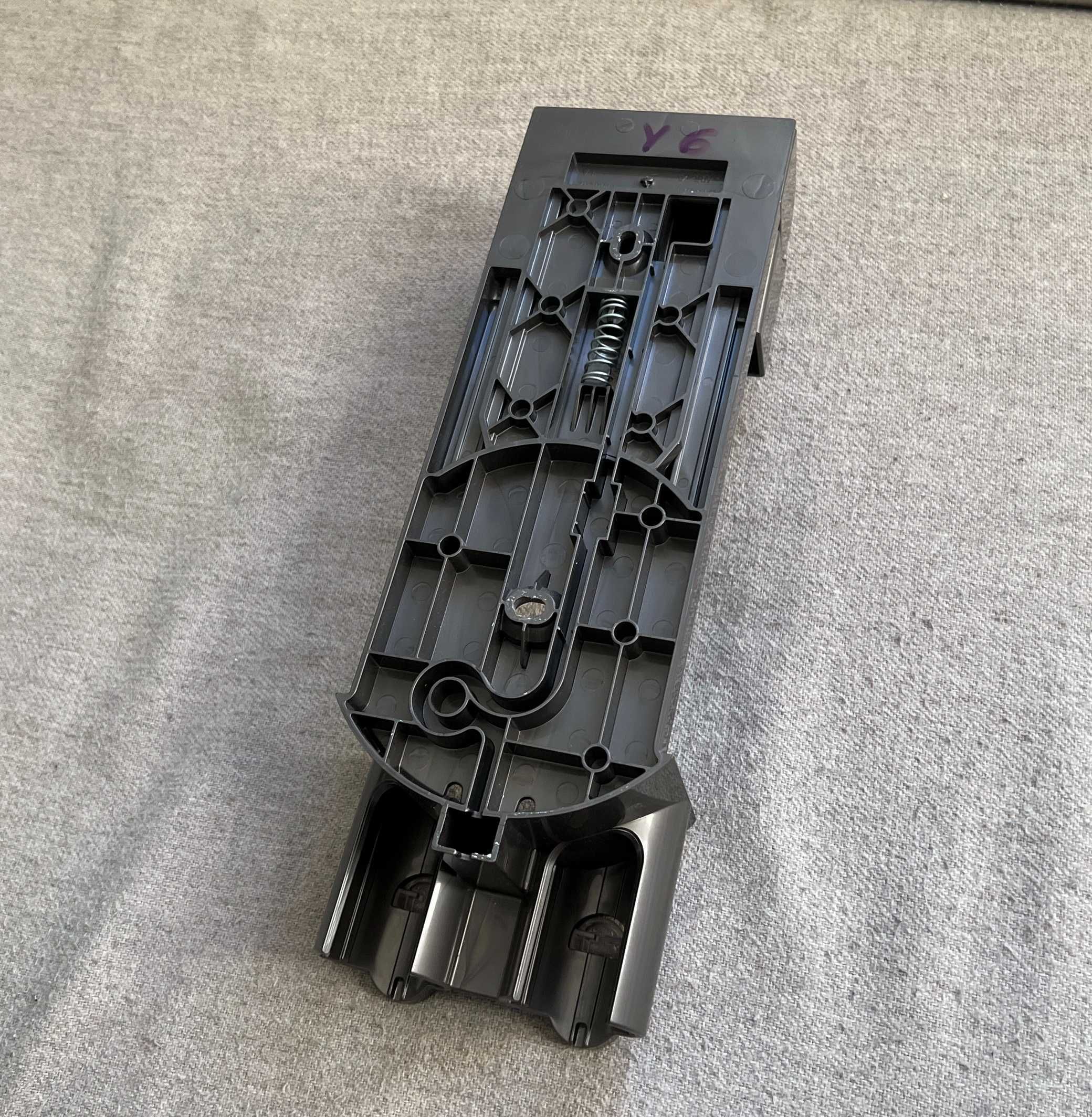 Suport perete pentru Dyson V6 si accesorii - original