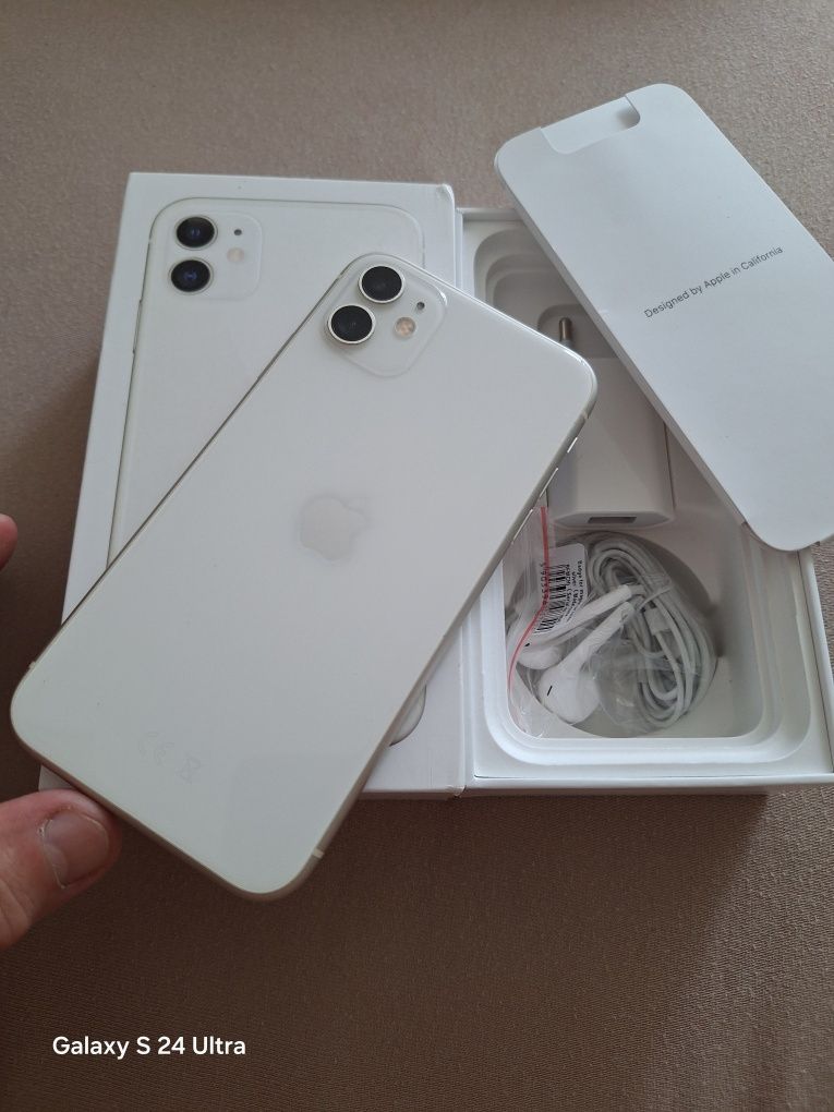 IPhone 11 White 64GB Неразличим от Нов