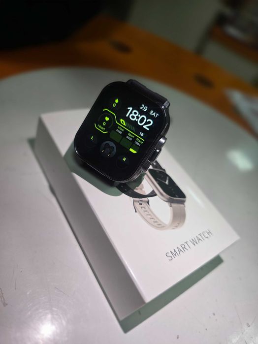 Смарт часовник  със слушалки