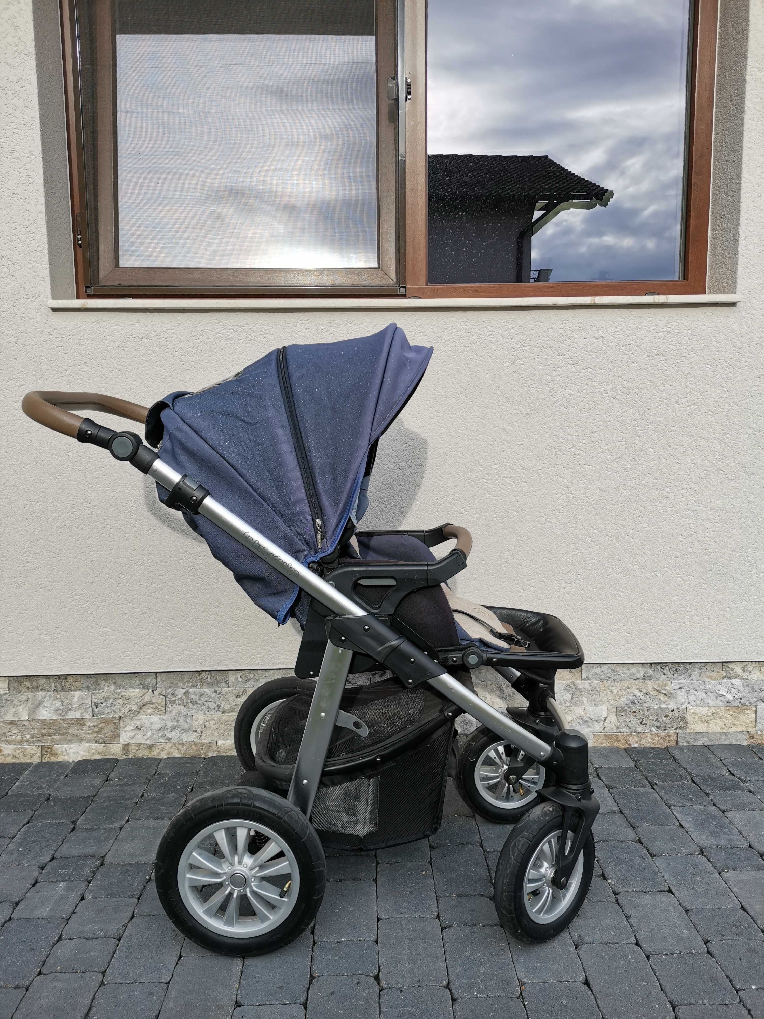 Carucior 3 in 1 Baby design in stare buna cu multiple accesorii