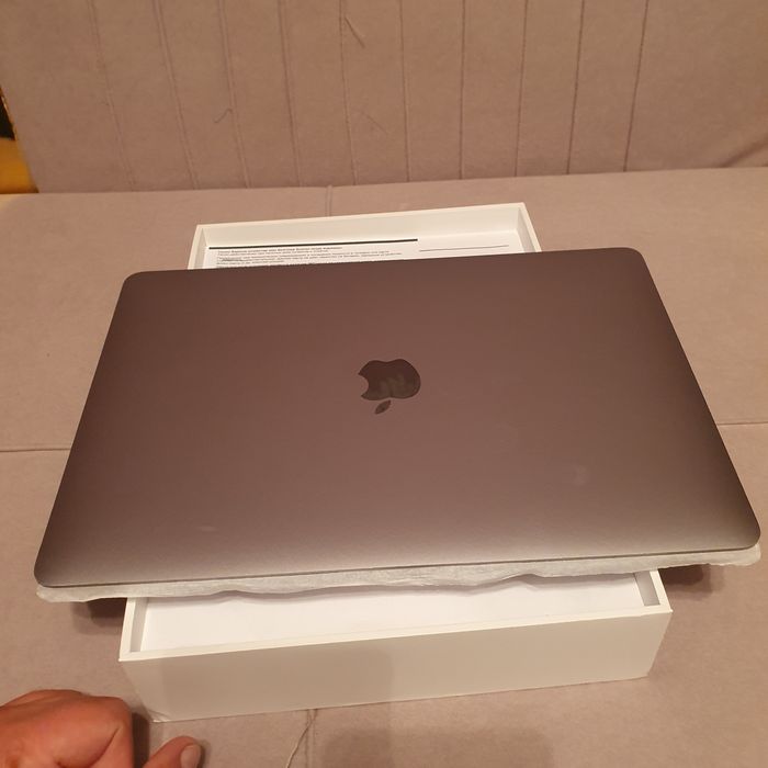 MacBook air m1 8/256