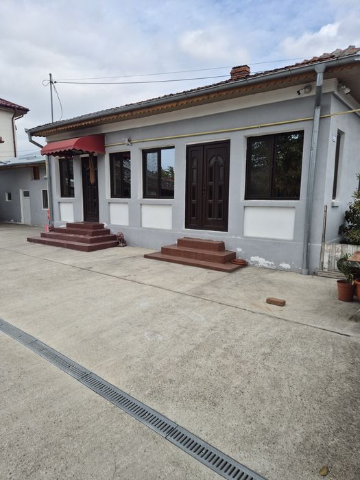 Vând casa în craiova