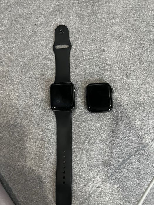 Apple watch 3 42mm + Apple watch 5 44 mm