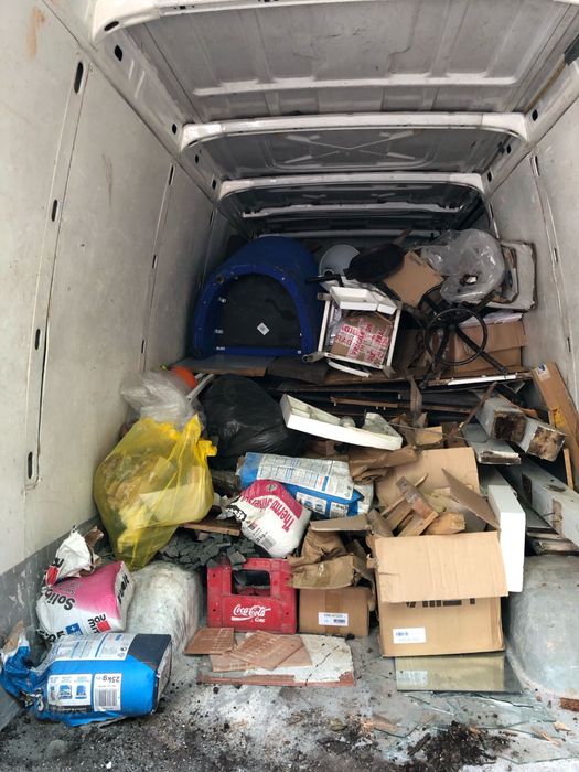 Transport moloz Evacuare moloz Debarasare apartamente Evavuare mobila