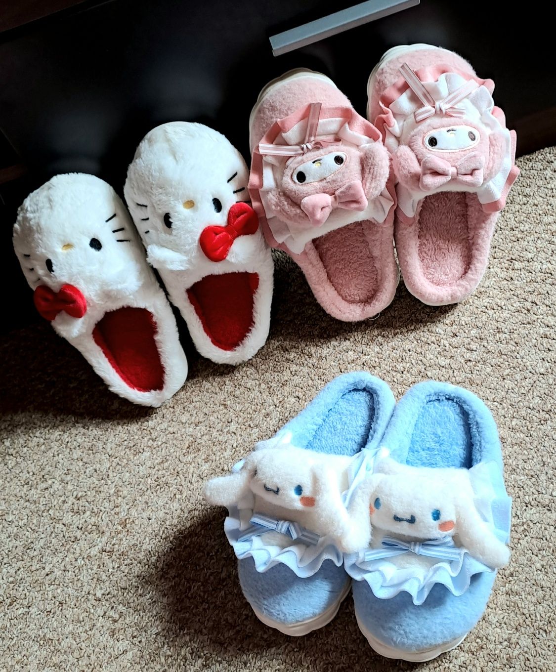 Papuci pufoși Sanrio Cinnamoroll Hello Kitty si My melody