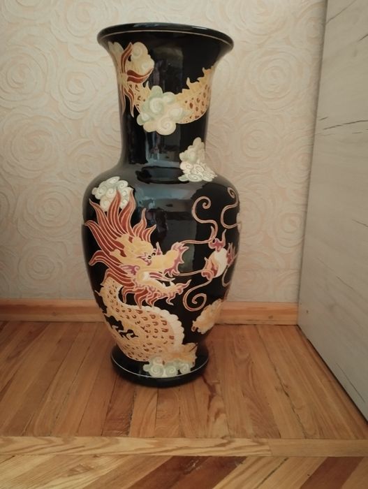 Ваза напольная 1980 годов