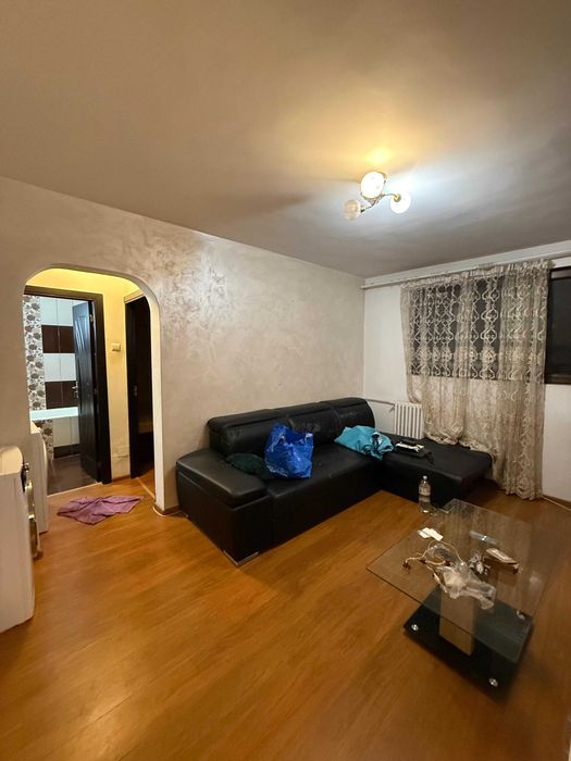 Apartament de vanzare cu 3 camere in Militari.