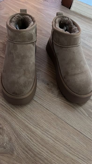 Обувки 38 като нови  Deichmann