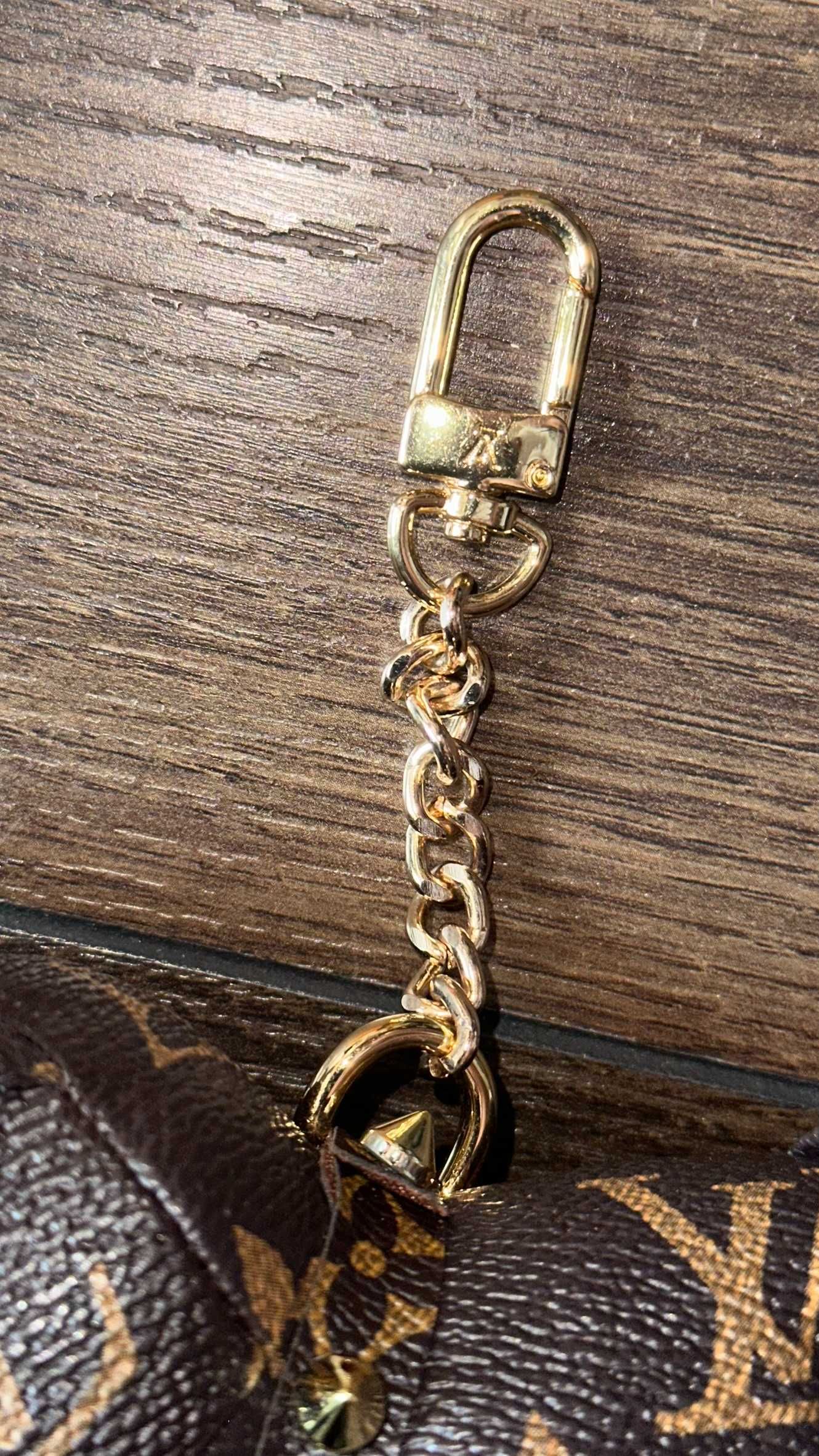 Кожен ключодържател куче Louis Vuitton LV / Висулка за дамска чанта