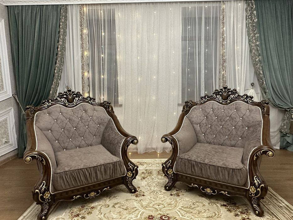 Диван в классическом  стиле