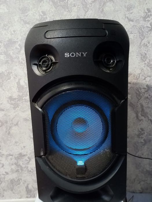 Продаётся музыкальный центр Sony MHC